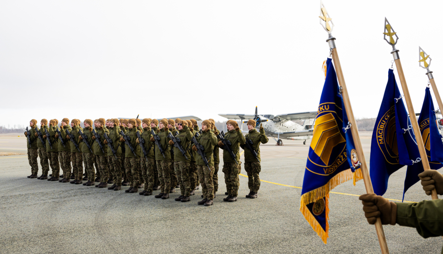 Gaisa spēkos dienošie valsts aizsardzības dienesta karavīri  dos karavīra zvērestu