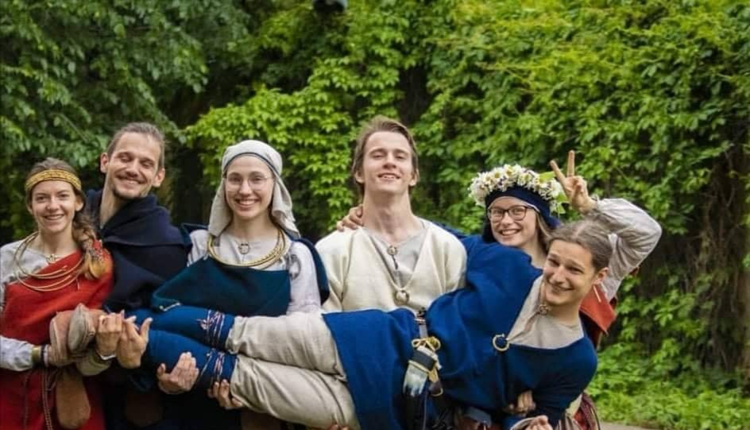 Ogrē bangos jauniešu folkloras studija BANGA ar koncertu BĒĒnga