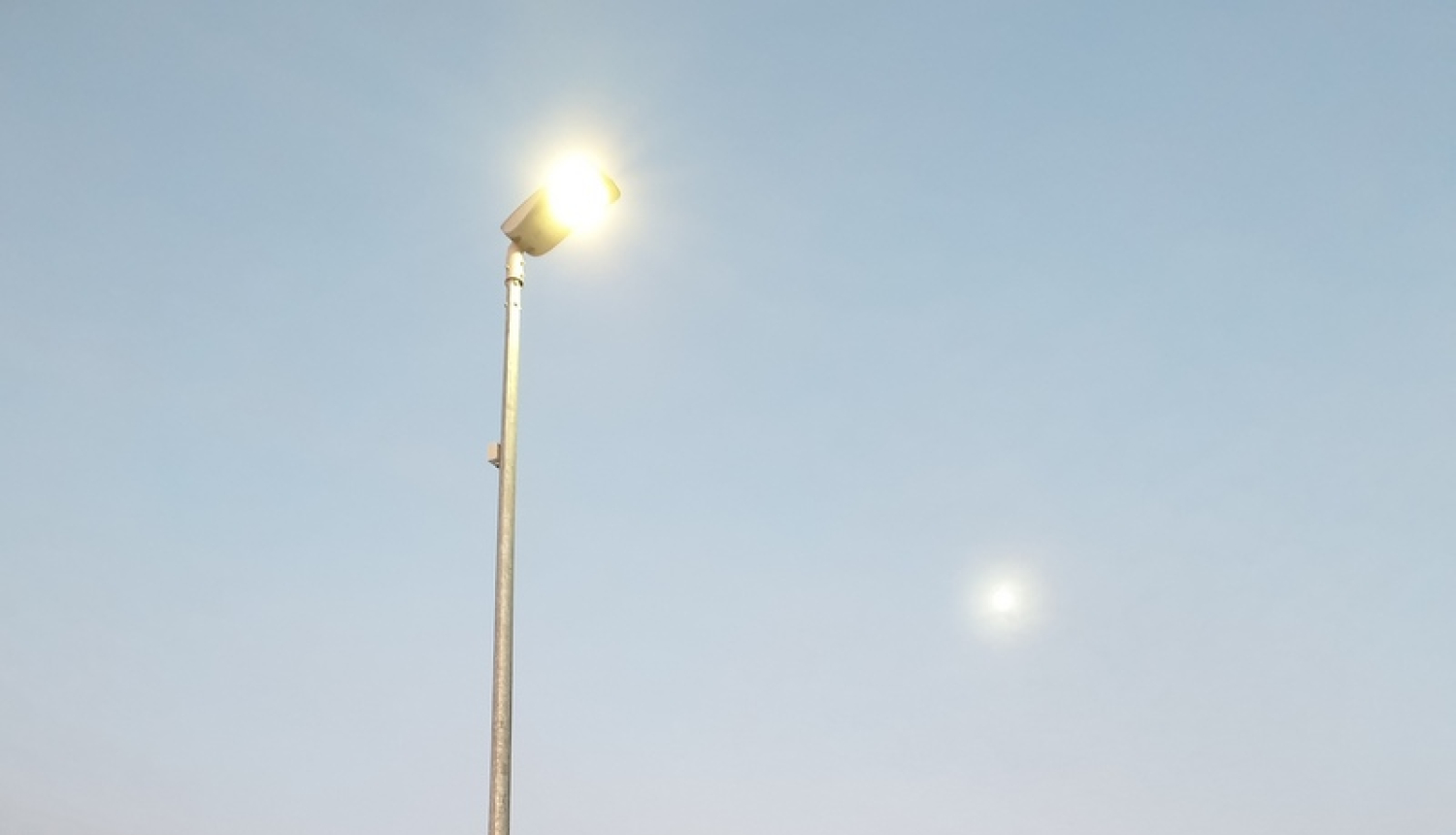 Ogres ielu apgaismojumā ieviesti LED gaismekļi un viedās tehnoloģijas