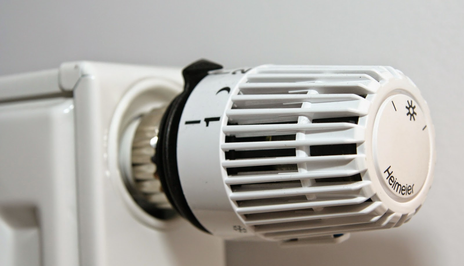 Jauna informācija – centralizēto apkuri aprīlī vēl neatslēgs!