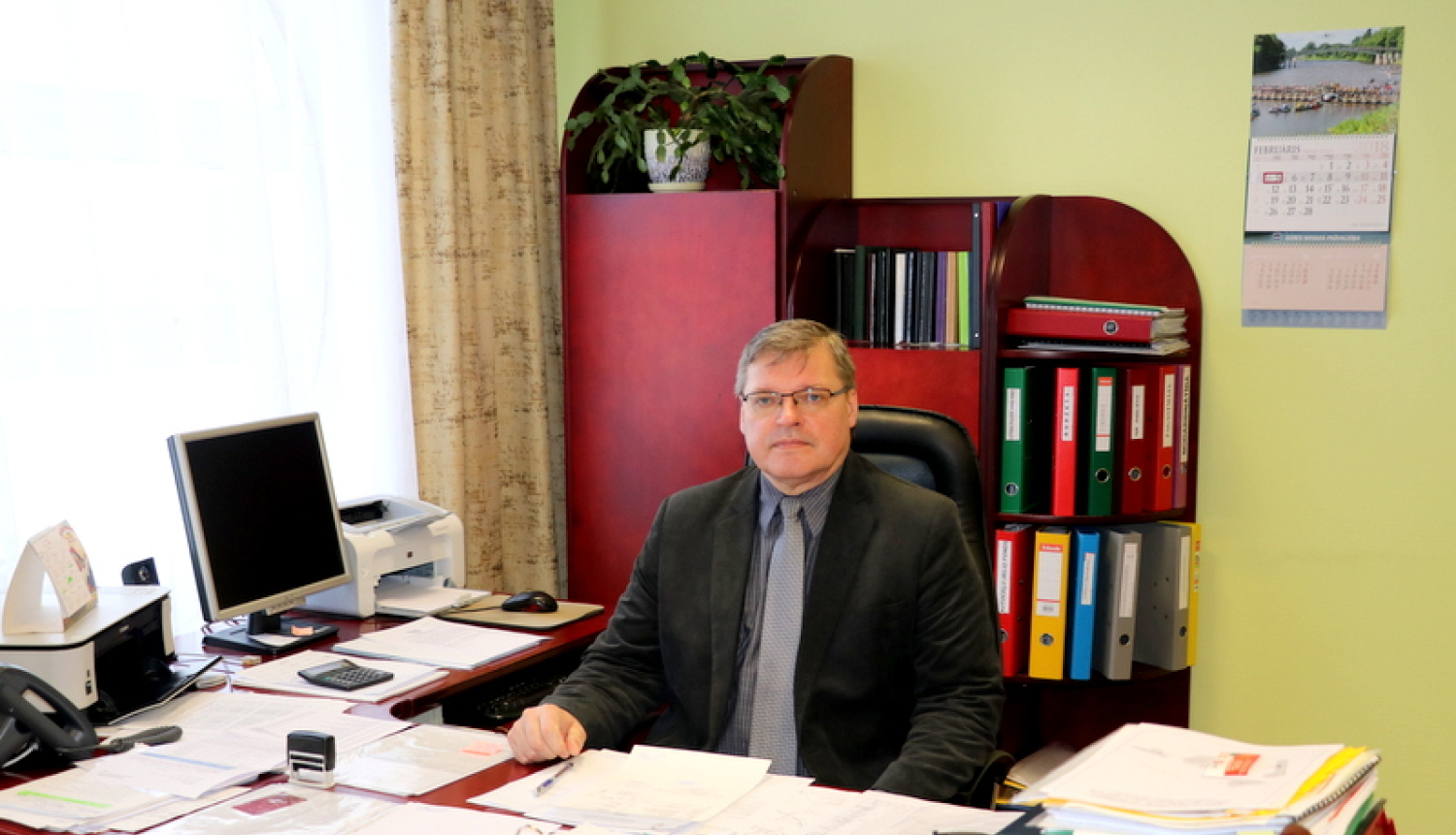 Atbrīvo no Madlienas pagasta pārvaldes vadītāja amata