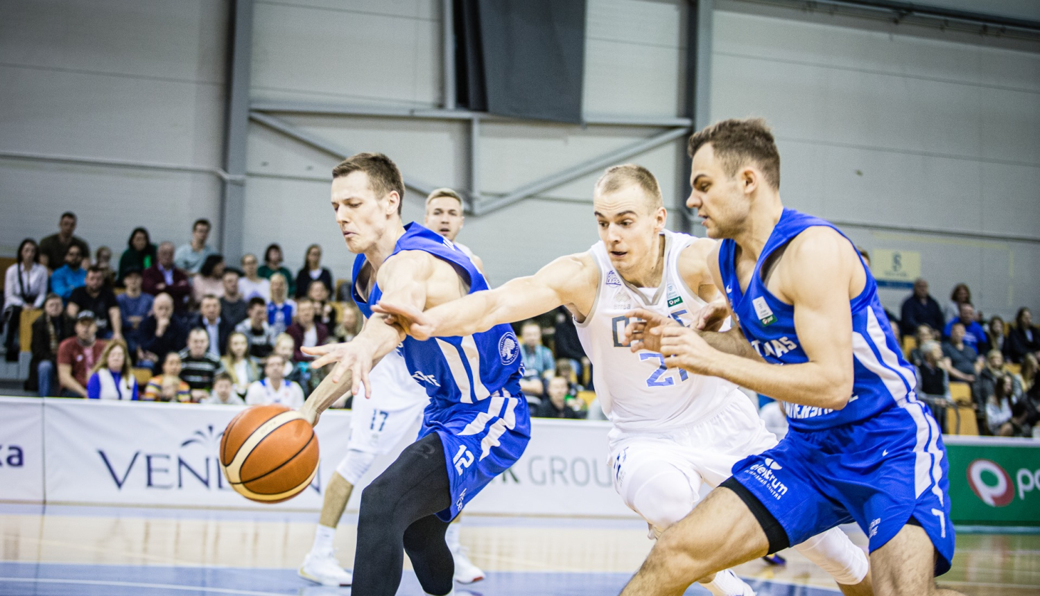 BK “Ogre” viesos pārspēj “Latvijas Universitāti”