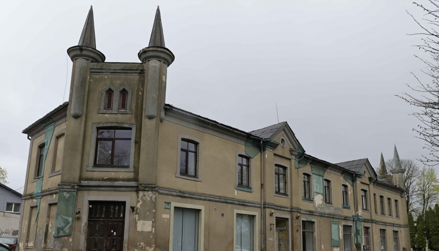 2. stāvu ēka Ogrē, Brīvības ielā 2