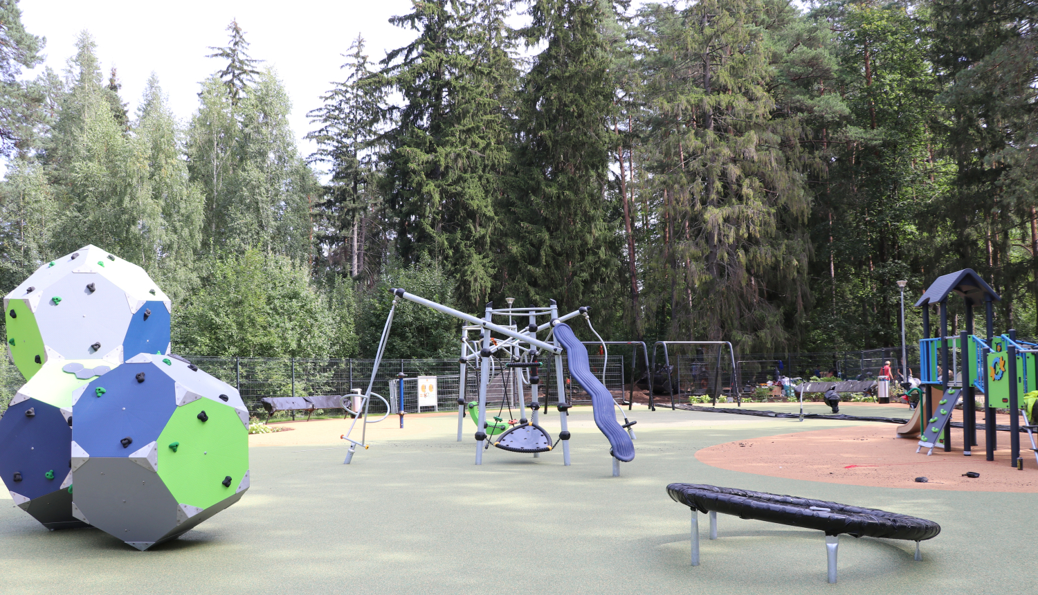 Rotaļu laukums J.Čakstes prospektā izvirzīts “Gada labākā būve” finālam