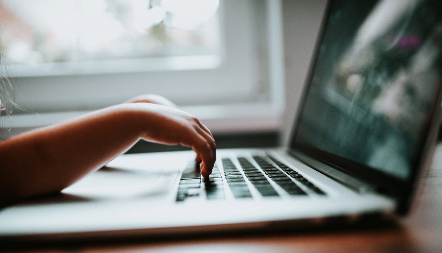 Piešķir finansējumu datortehnikas iegādei skolām