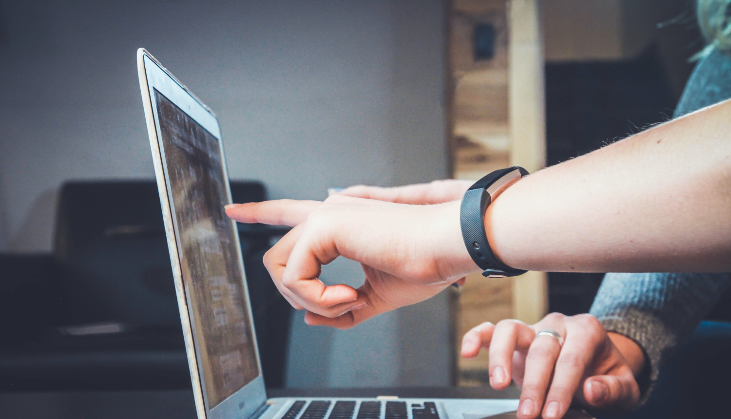 Iestādes un uzņēmumi var piedāvāt tiešsaistes mācību ekskursijas