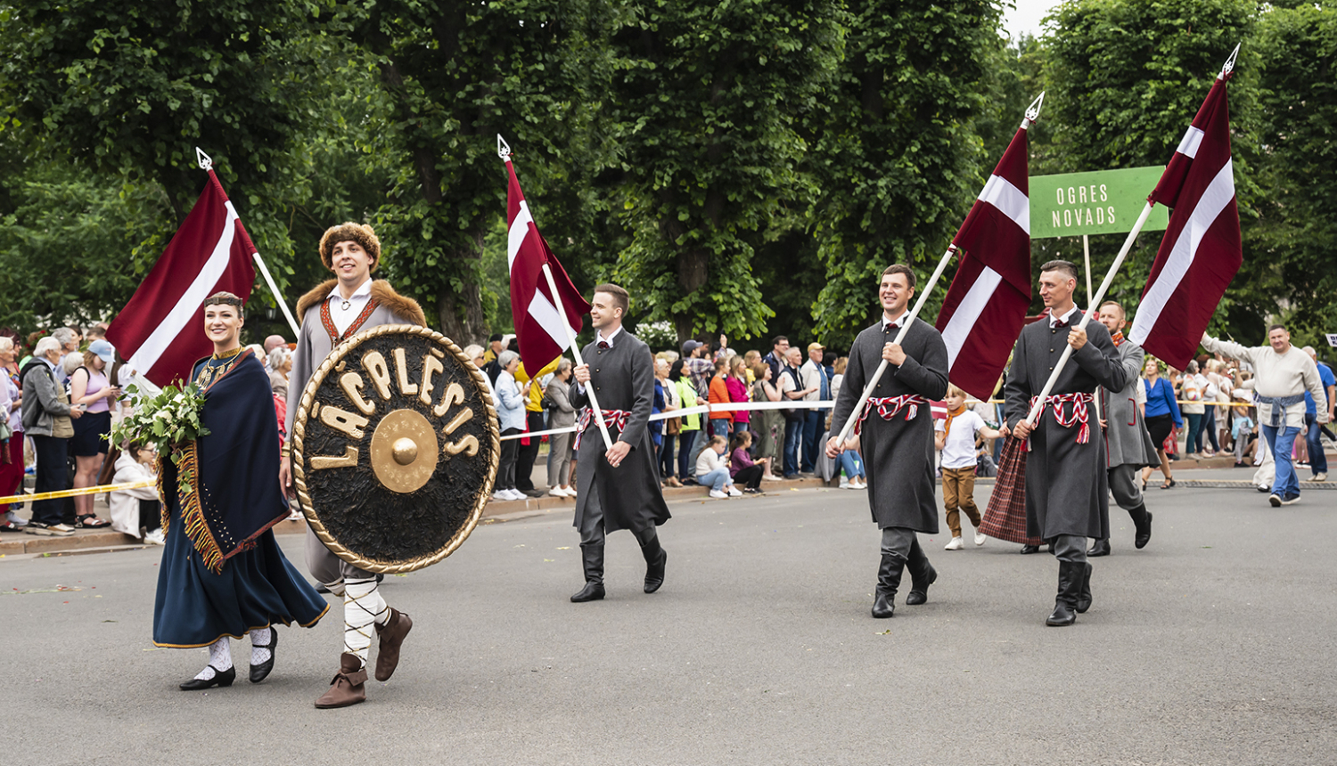 Dziesmu svētku gājiens. Ogres novads. Foto: Voldemārs Stāvusis