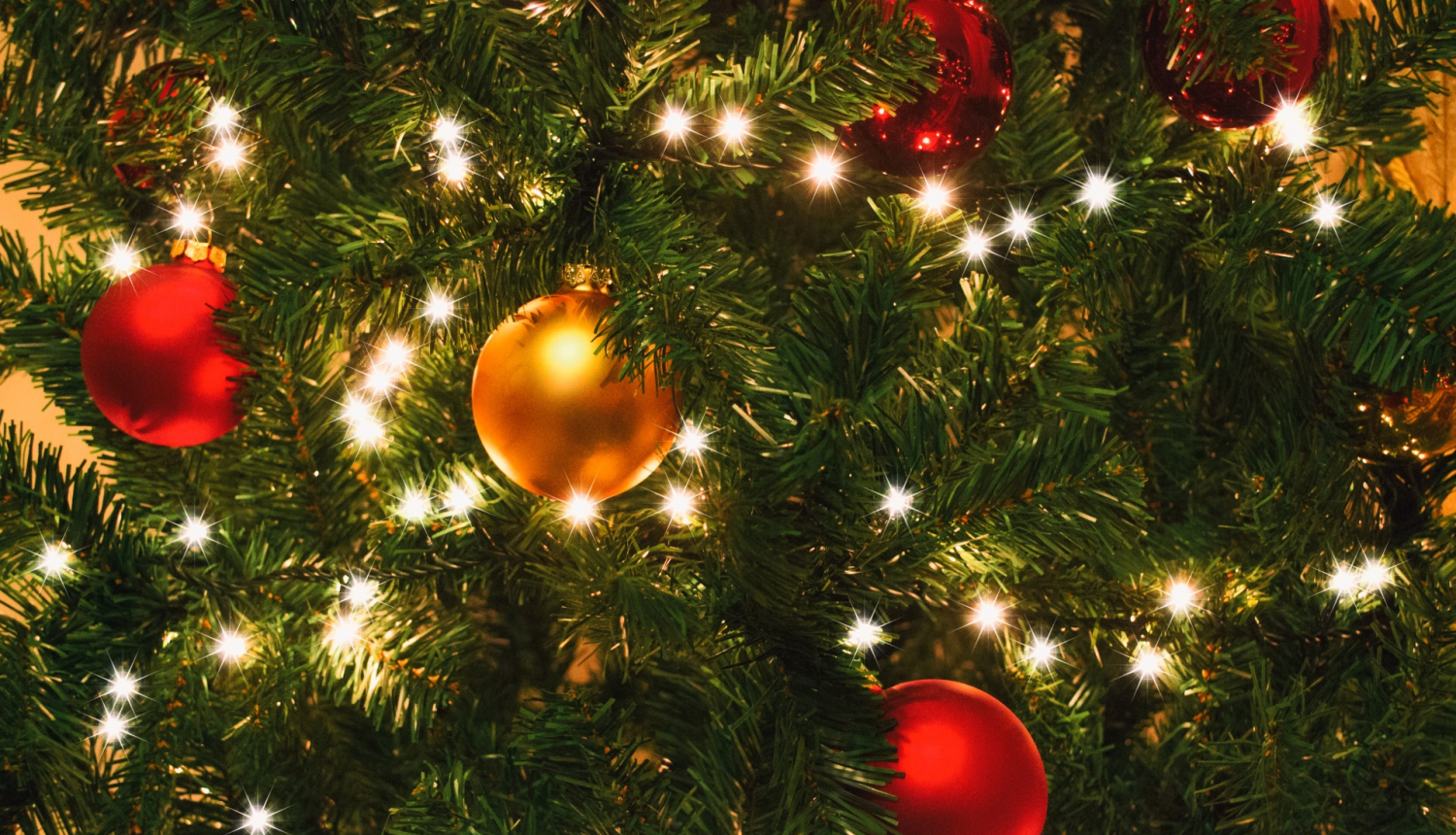 Ogres pensionāru biedrība aicina uz Ziemassvētku balli