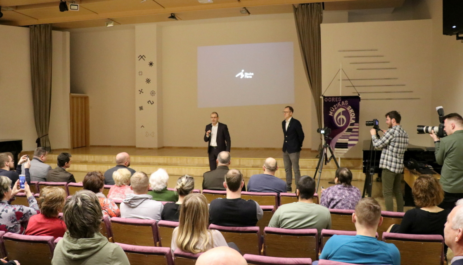 Ogrē notikusi filmas “Ukrainas frontē bez pārmaiņām” pirmizrāde