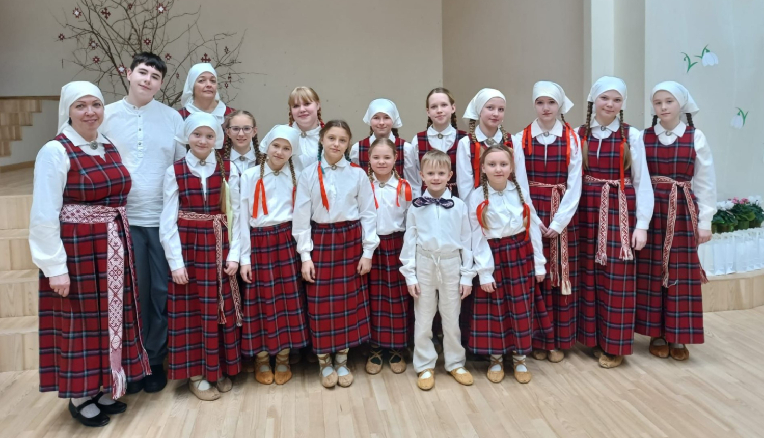 Piedaugavas novada un Vidzemes piejūras folkloras kopu reģionālais sarīkojums Lielvārdes pamatskolā