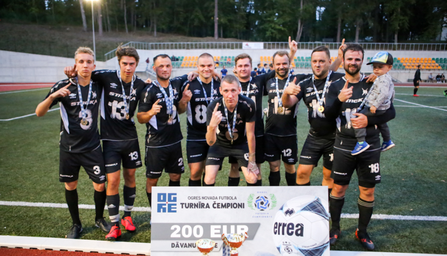 Ogres čempionāta laureātes – “Streka”, “Dinamo Ogre” un “Techniba”
