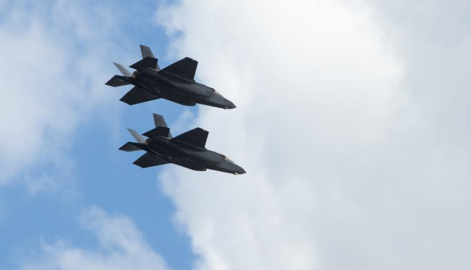 Virs Lielvārdes Aviācijas bāzes Sabiedroto gaisa spēku iznīcinātāji veiks zemos treniņlidojumus