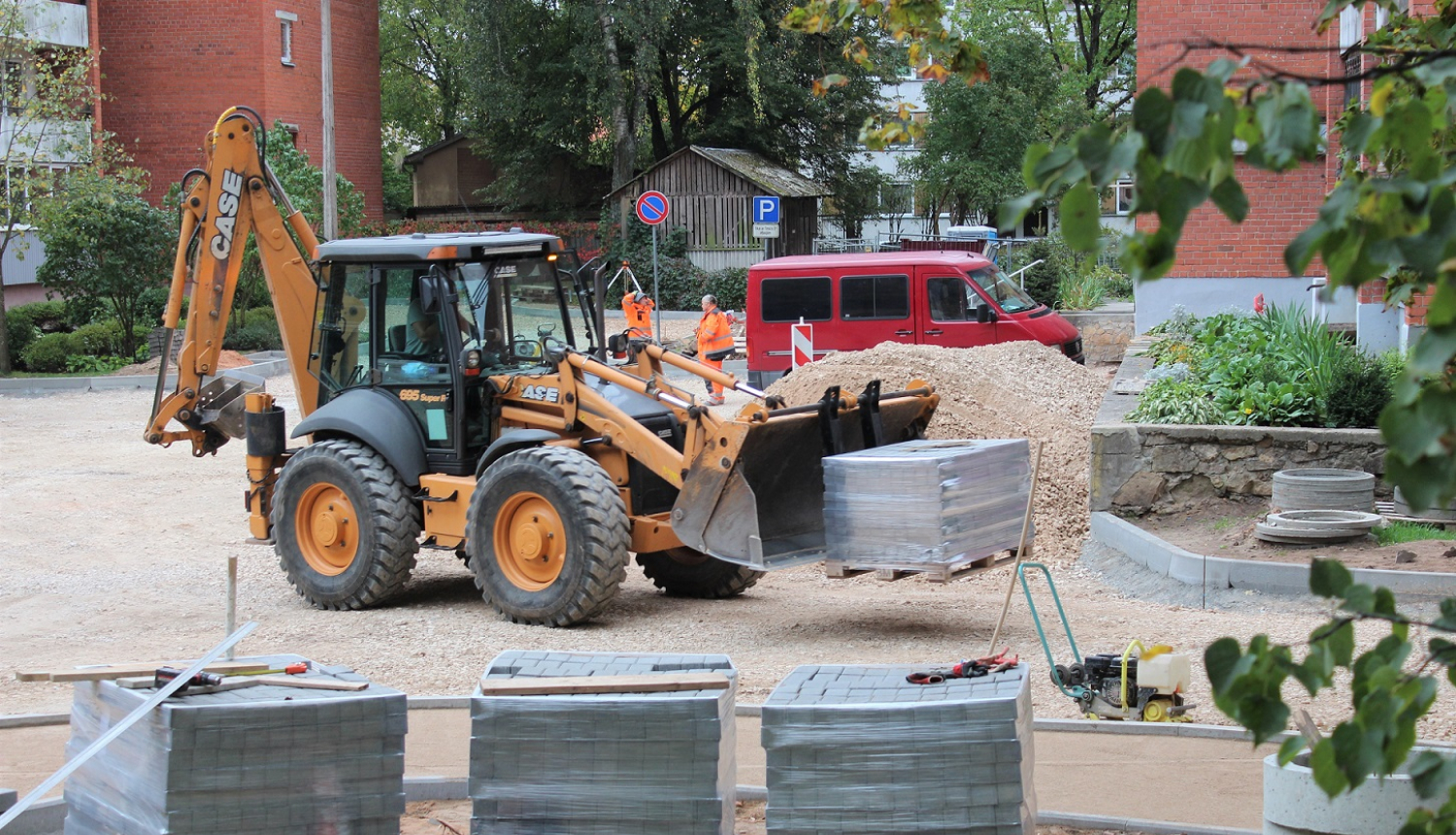 Labiekārto daudzdzīvokļu dzīvojamo māju iekšpagalmus