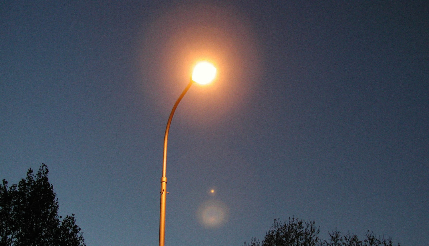 Ielu apgaismojuma lampa