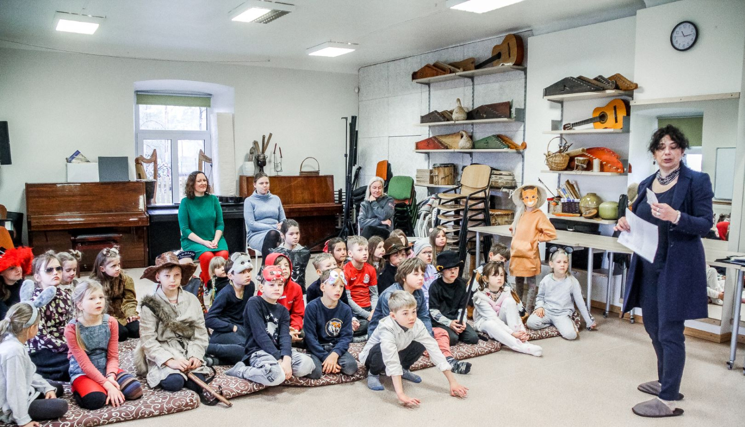 Bērni un ilustratore Agija Staka