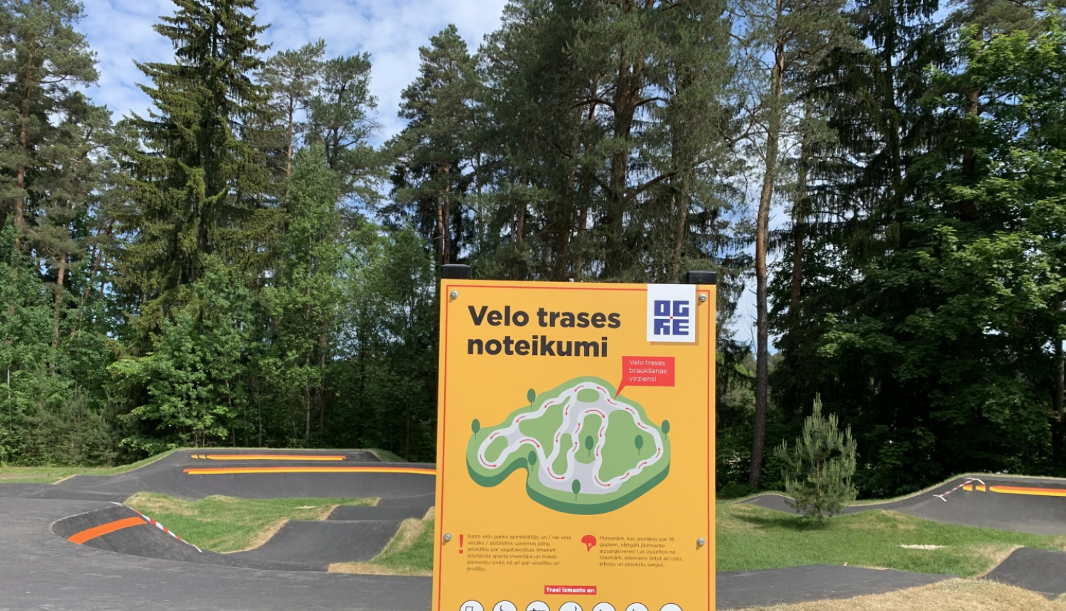 Velotrases informatīvais plakāts
