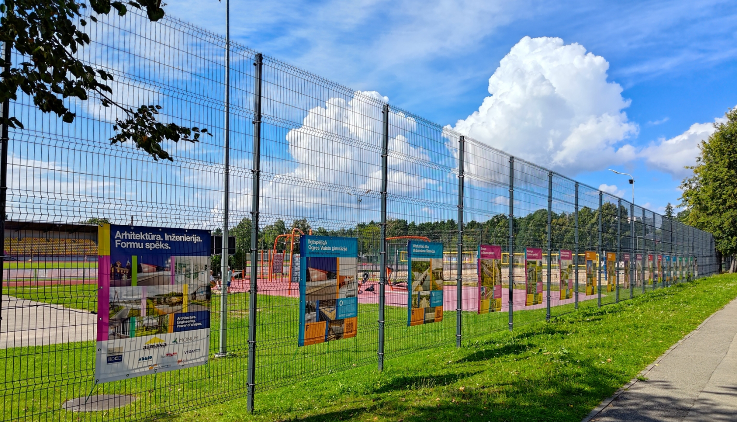 Ceļojošā izstāde  “Arhitektūra. Inženierija. Formu spēks.” pie Ogres novada Sporta centra stadiona