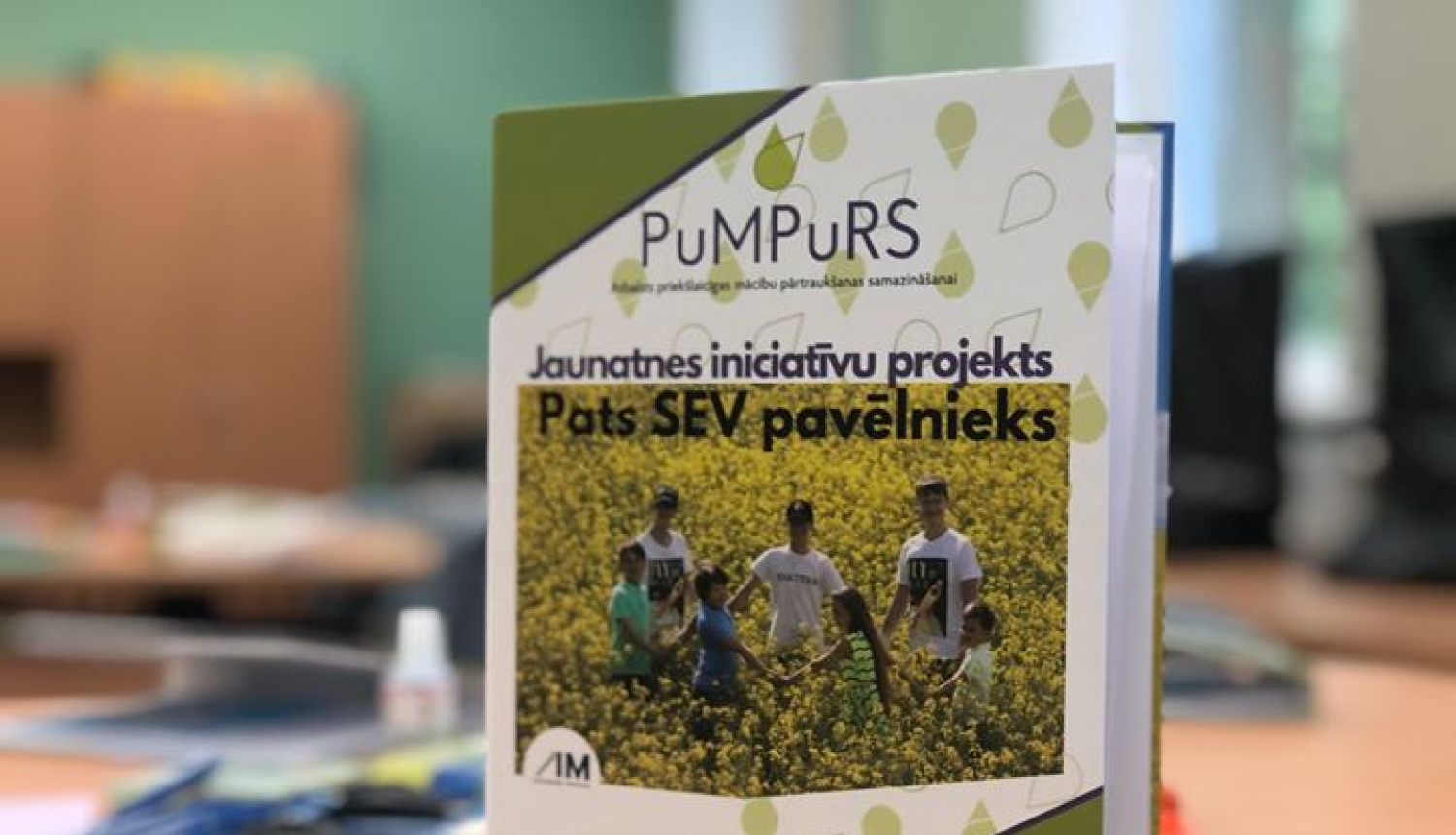 Ogres novada jaunieši gūst zināšanas par biznesu un finansēm