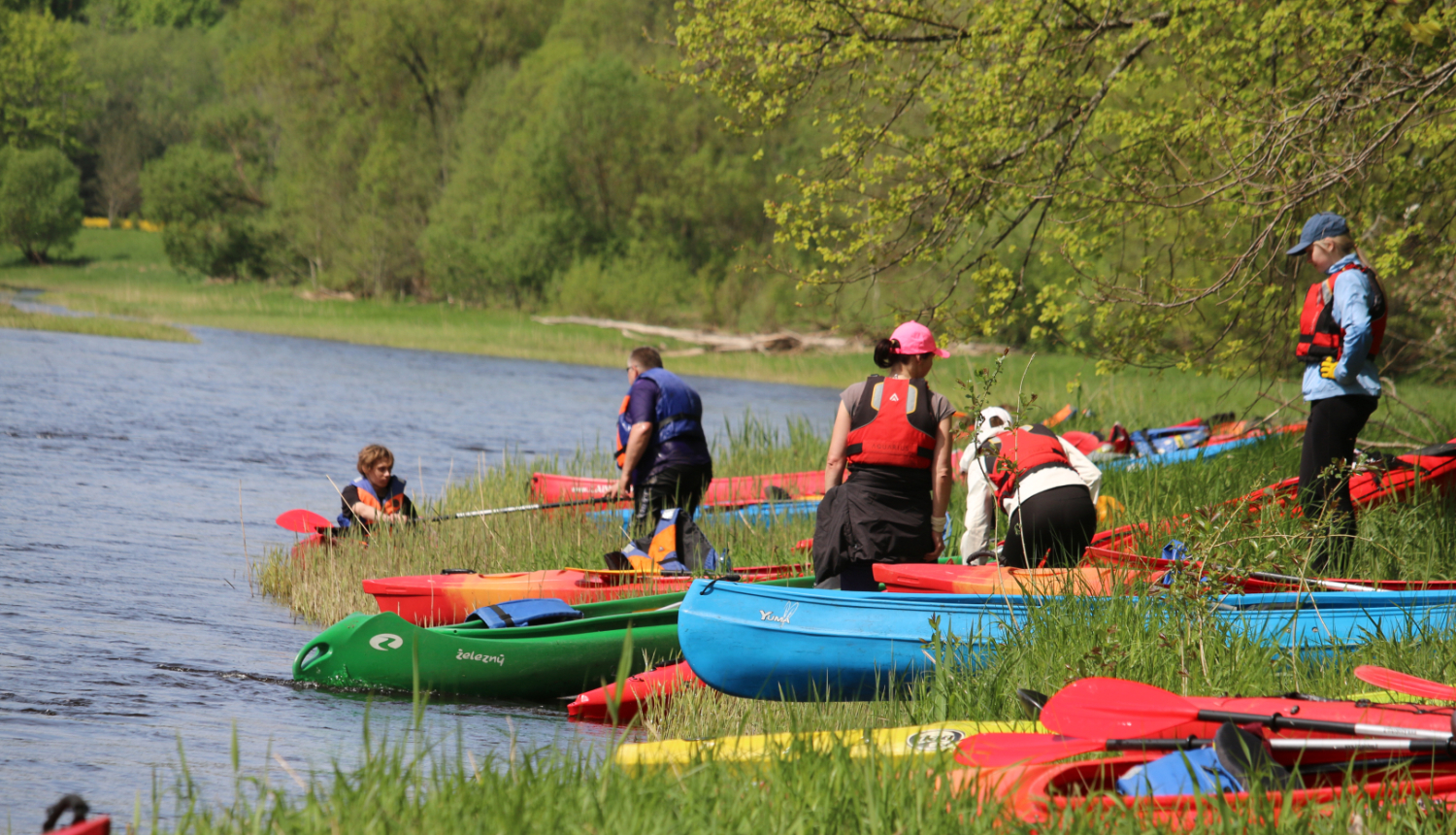 Aicinājums piedalīties laivu braucienā pa Mazās Juglas upi 2025. gada 19. aprīlī