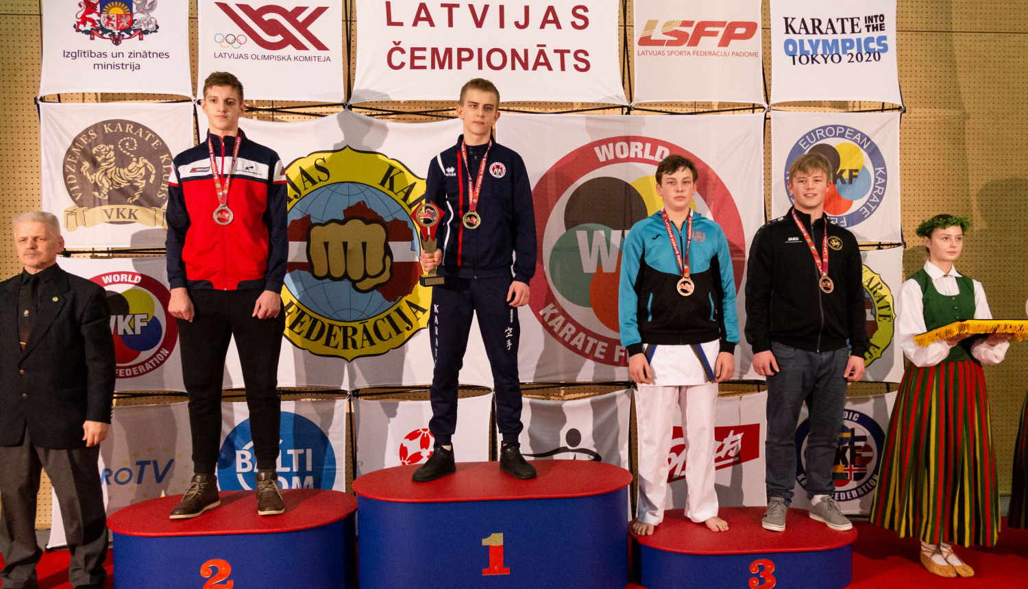 Divas sudraba medaļas Latvijas karatē čempionātā