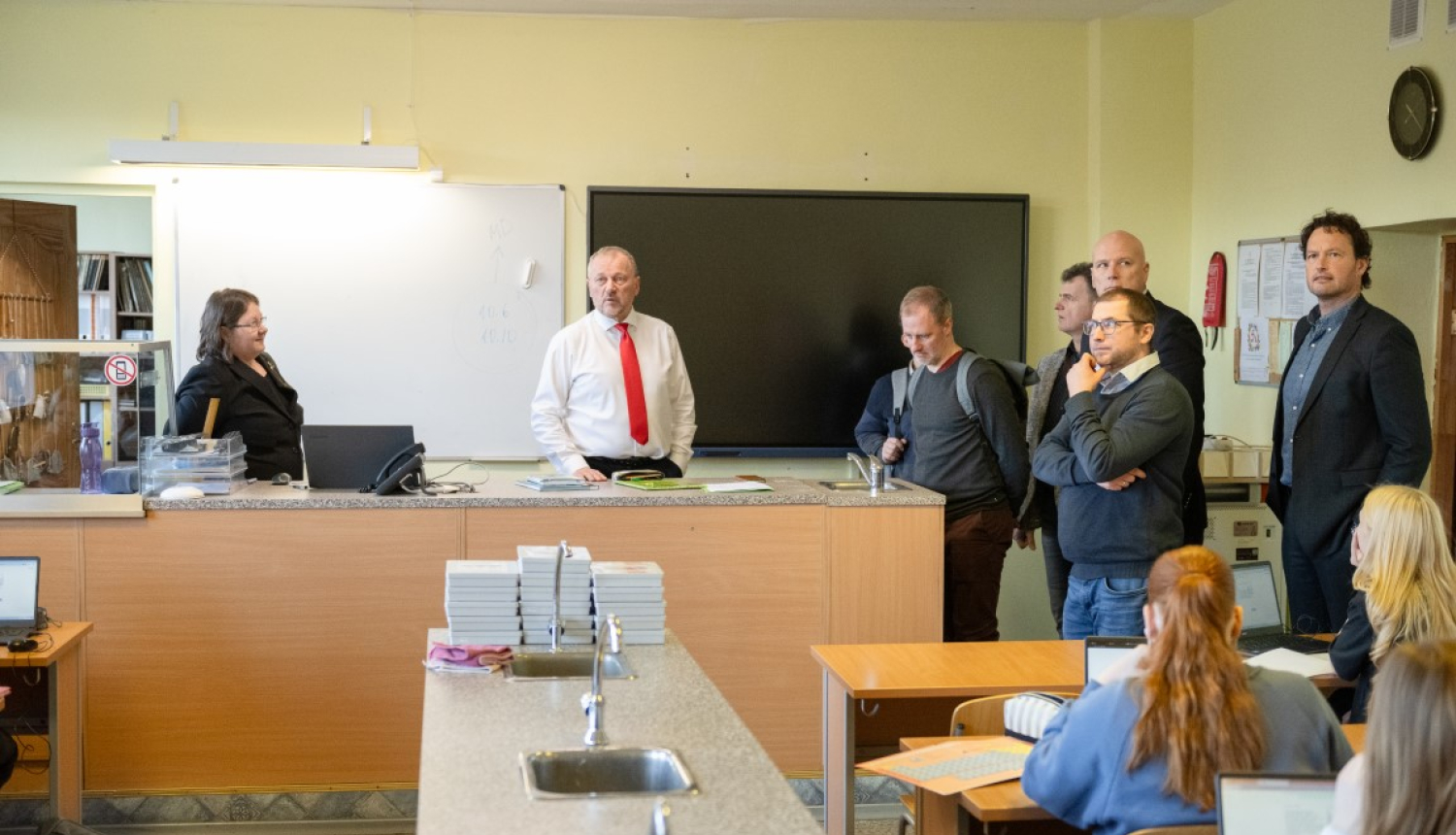 Ķeguma vidusskolas vadītāju un Ogres novada pašvaldības pārstāvju tikšanās Ķeguma vidusskolā 01.2024. vidusskolas