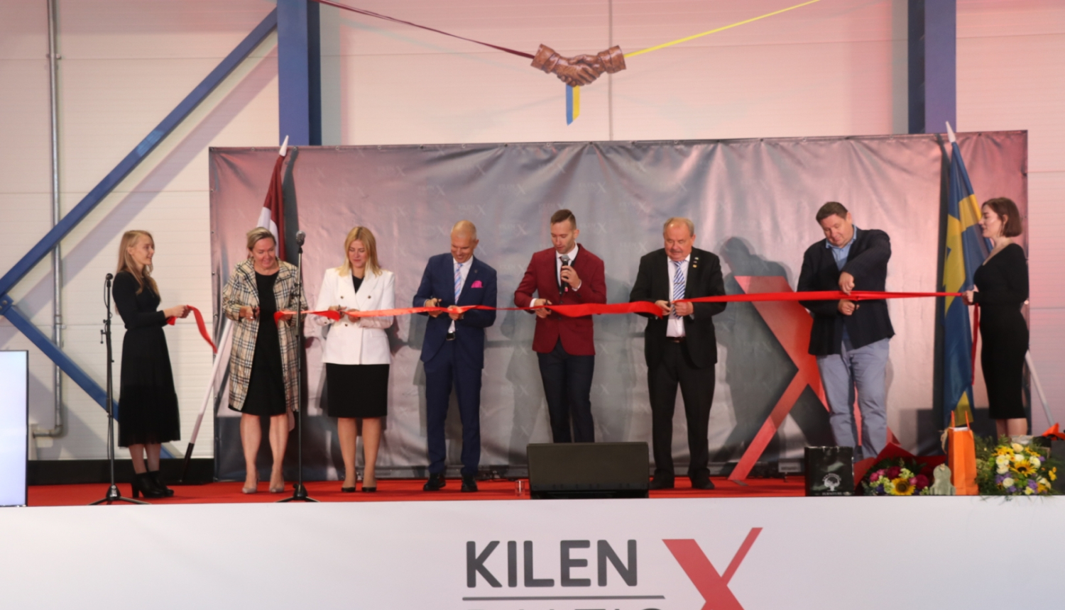 Ikšķilē atklāj jaunu un modernu saliekamo dzelzsbetona paneļu ražotni