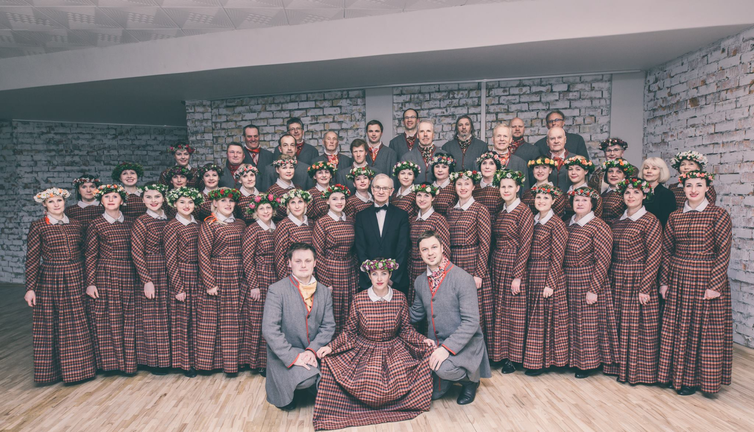 Atbalsta papildu finansējuma piešķiršanu bērnudārzam un korim