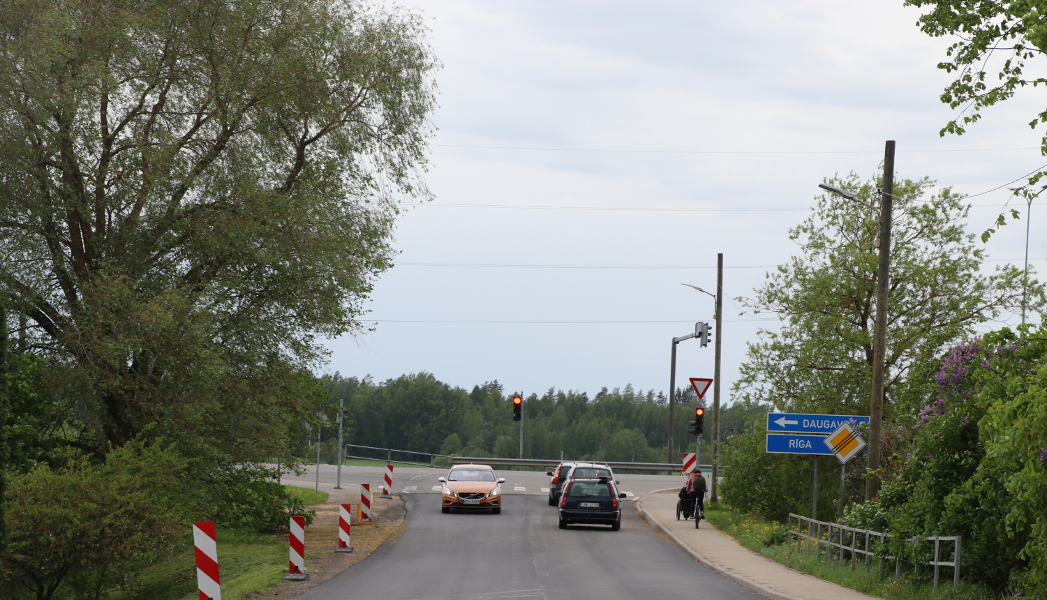 Dārza ielā ieklāts asfalts un turpinās labiekārtošanas darbi