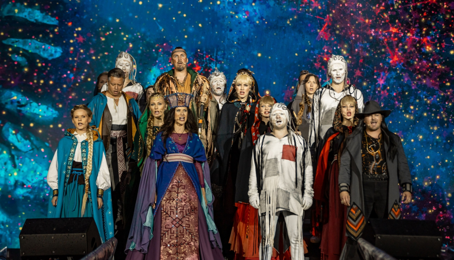 Lielvārdes parkā grandiozi izskanējusi rokopera LĀČPLĒSIS