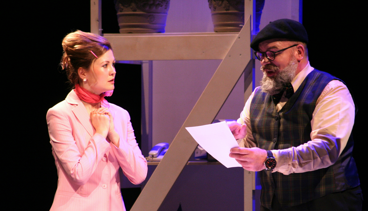 Ogres teātra izrāde “Lai dzīvo Bušona!” pārcelta uz 15. novembri