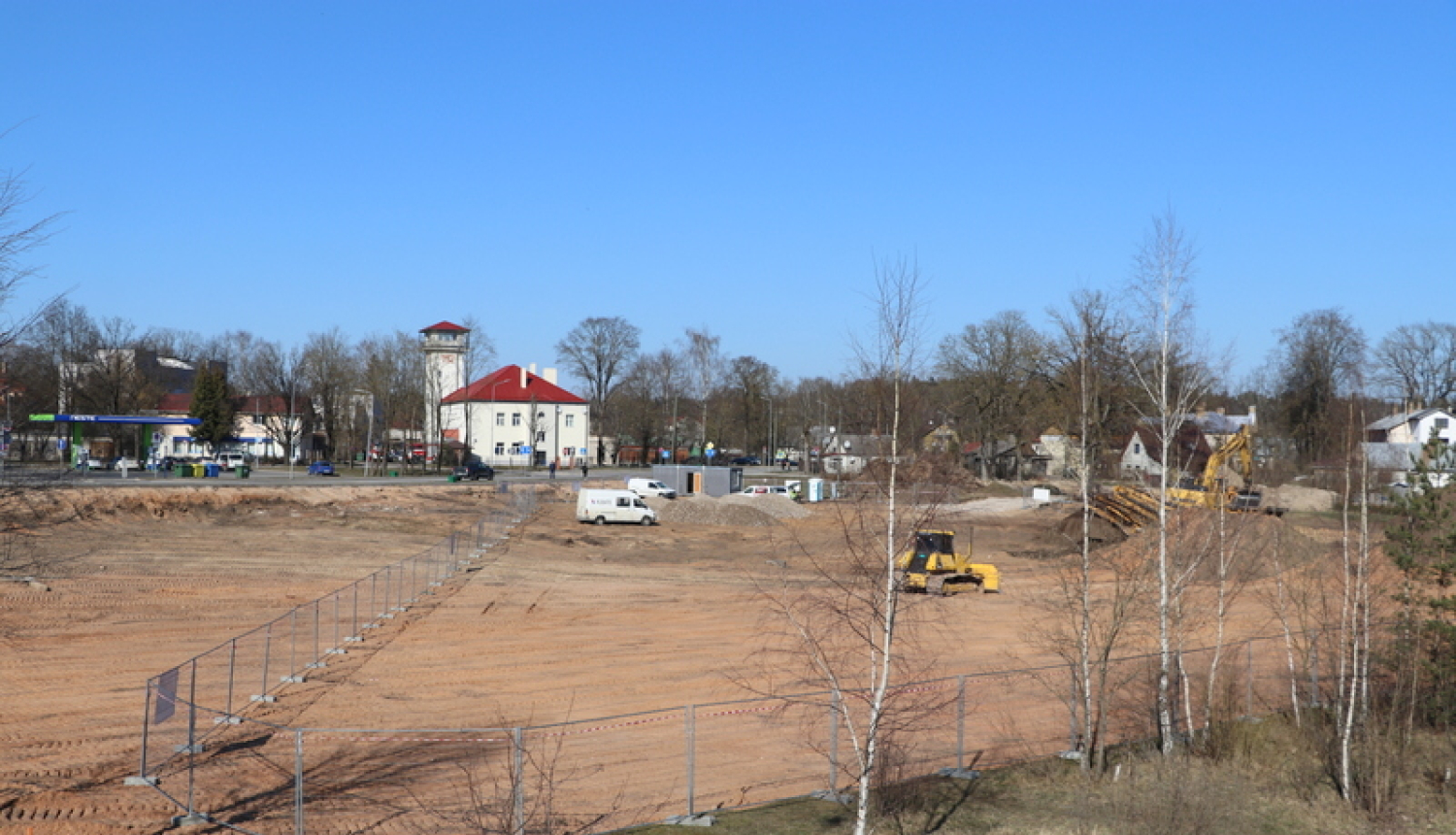 Teritorijā pie Ogres upes ietekas Daugavā tiek būvēts veikals