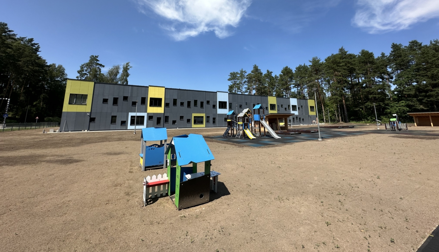 Lielvārdes jaunais bērnu dārzs, bērnu rotaļu laukums 19.07.2024.