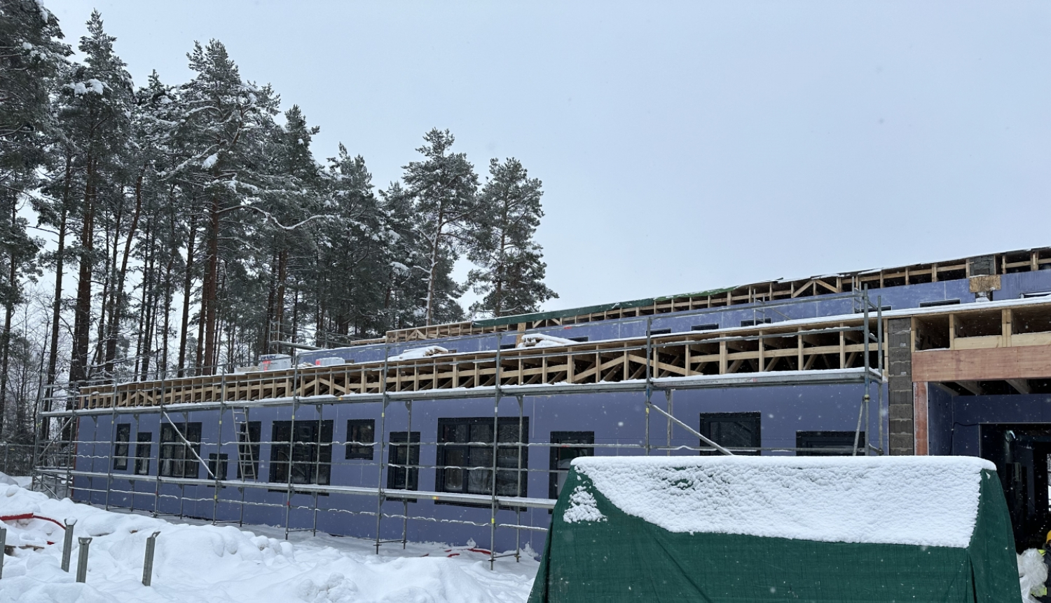 Jaunas moduļu tipa pirmsskolas izglītības iestādes Lielvārdē, ēkas ārpuse. 15.12.2023.