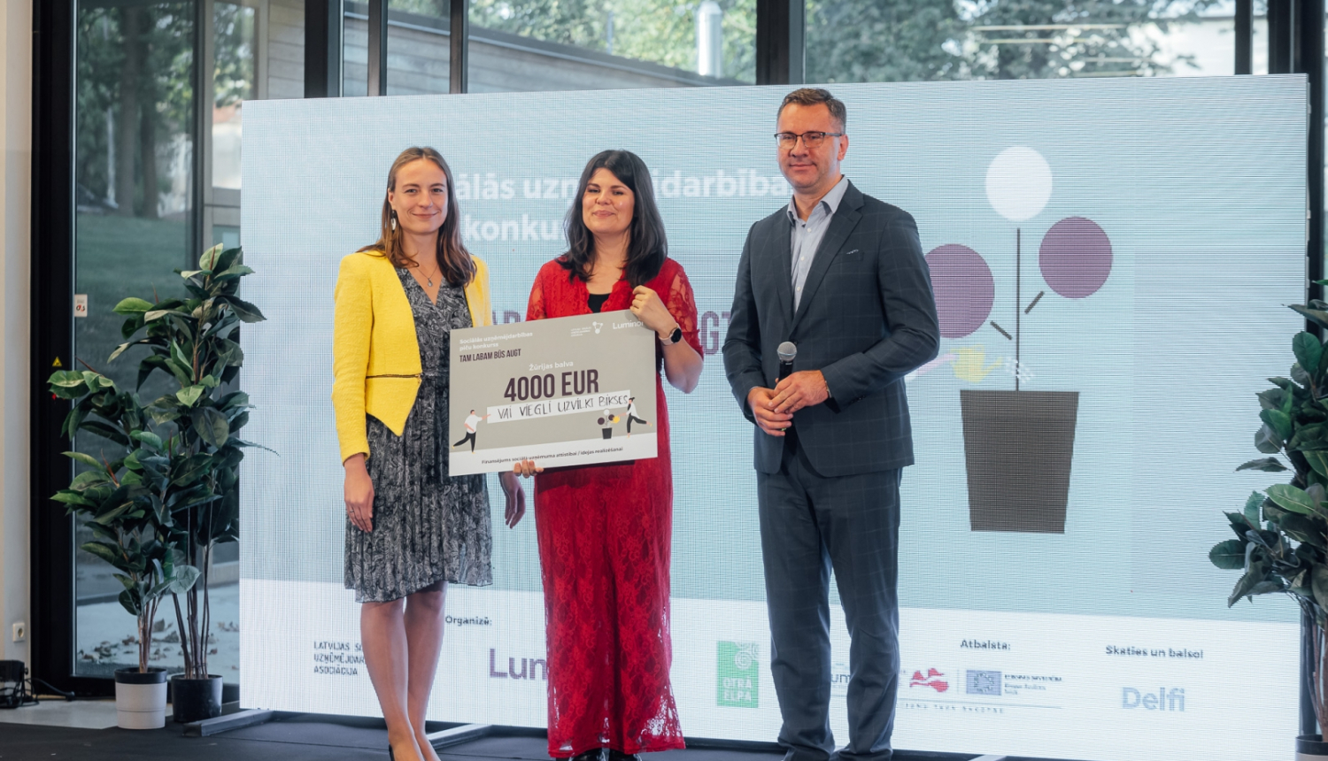 Zane Bērziņa saņemt konkursa balvu