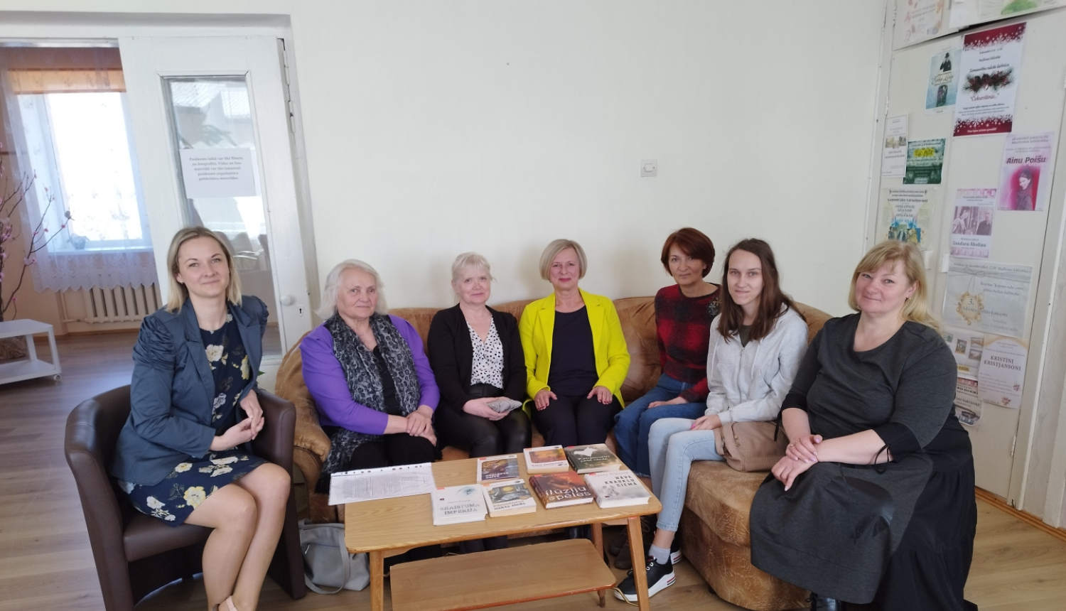 Tikšanās Madlienas pagasta bibliotēkā ar daudzu romānu autori Ingunu Dimanti