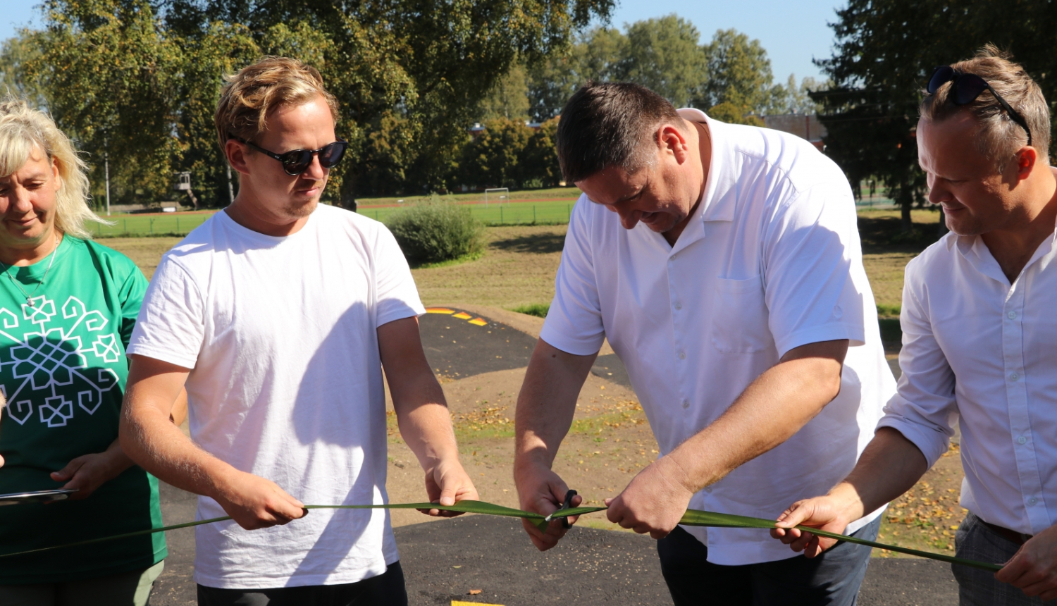 Egils Helmanis pārgriež lenti 06.09.2024.