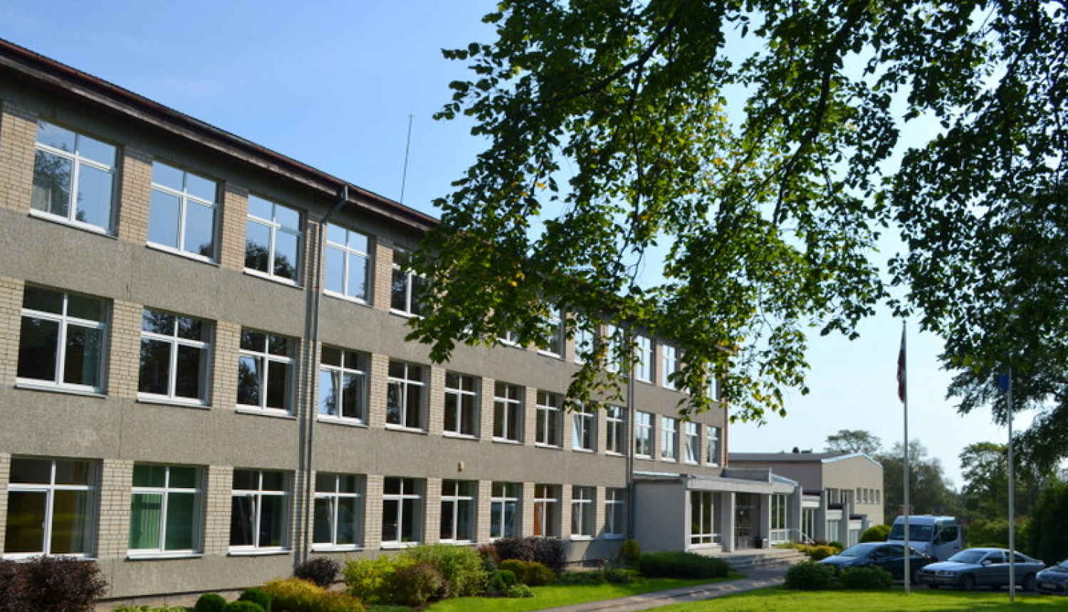 Madlienas vidusskola aicina darbā angļu valodas skolotāju