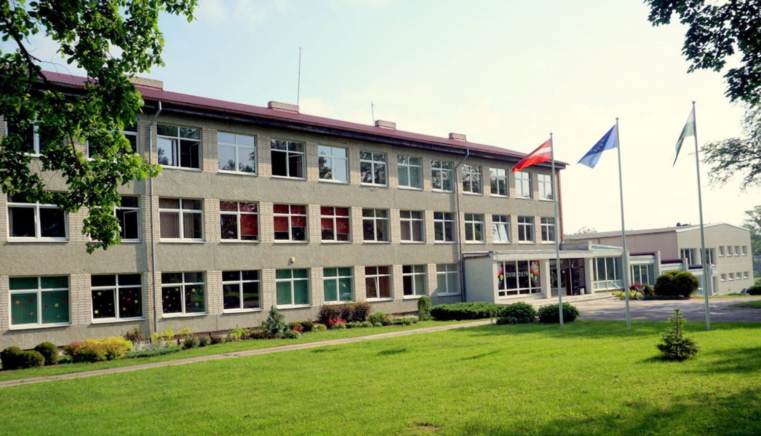 Madlienas vidusskola aicina darbā angļu valodas skolotāju