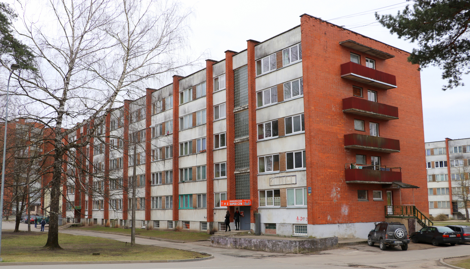 Mālkalnes prospekta 38 iedzīvotāji gaida testēšanas rezultātus