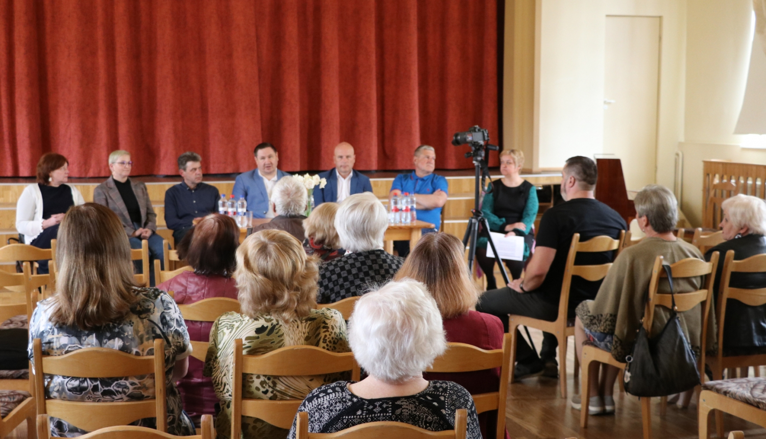 Iedzīvotāju sapulce Meņģelē ar pašvaldības darbiniekiem 12.05.2023.