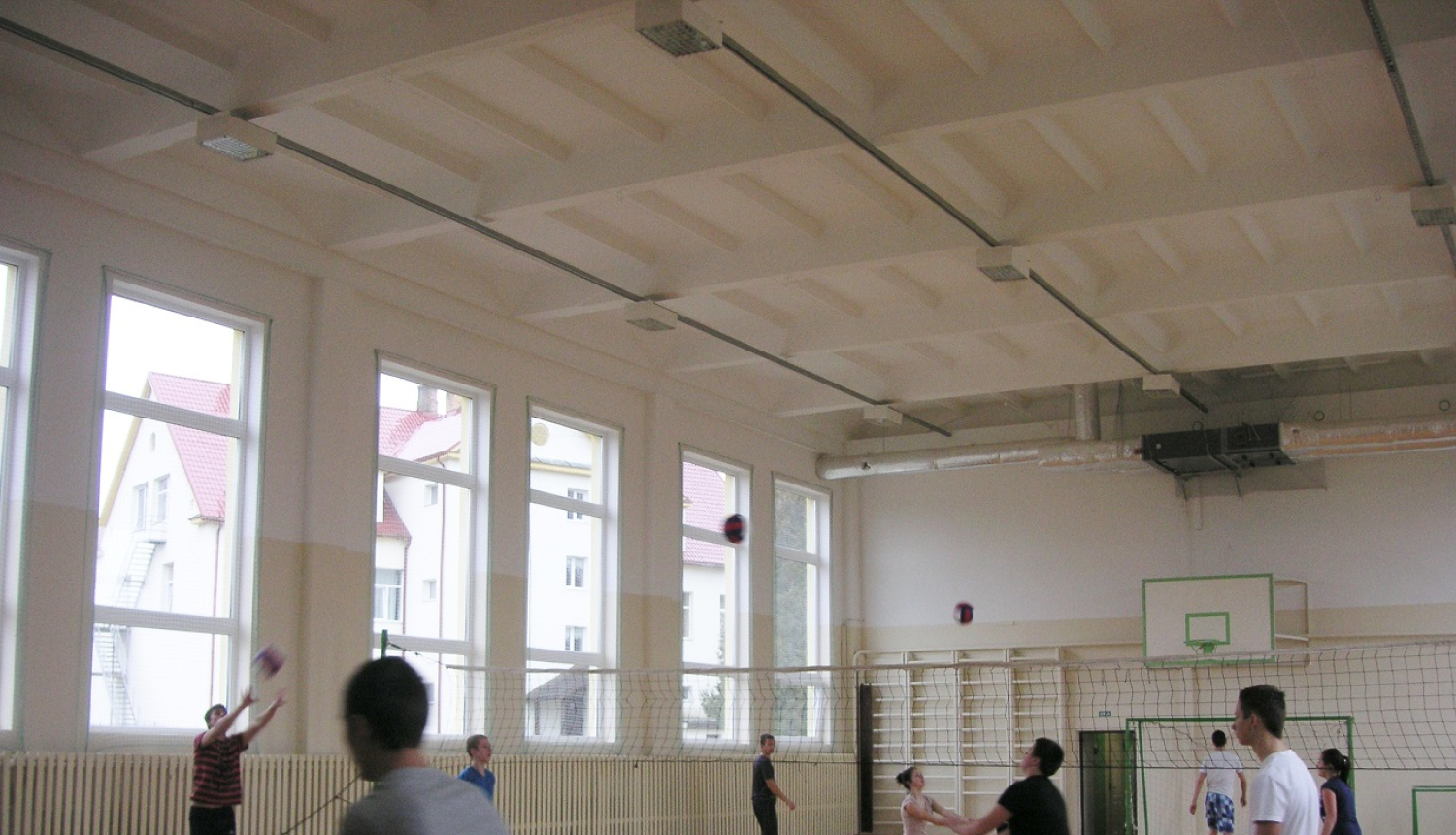 Volejbola treniņš Meņģeles sporta zālē