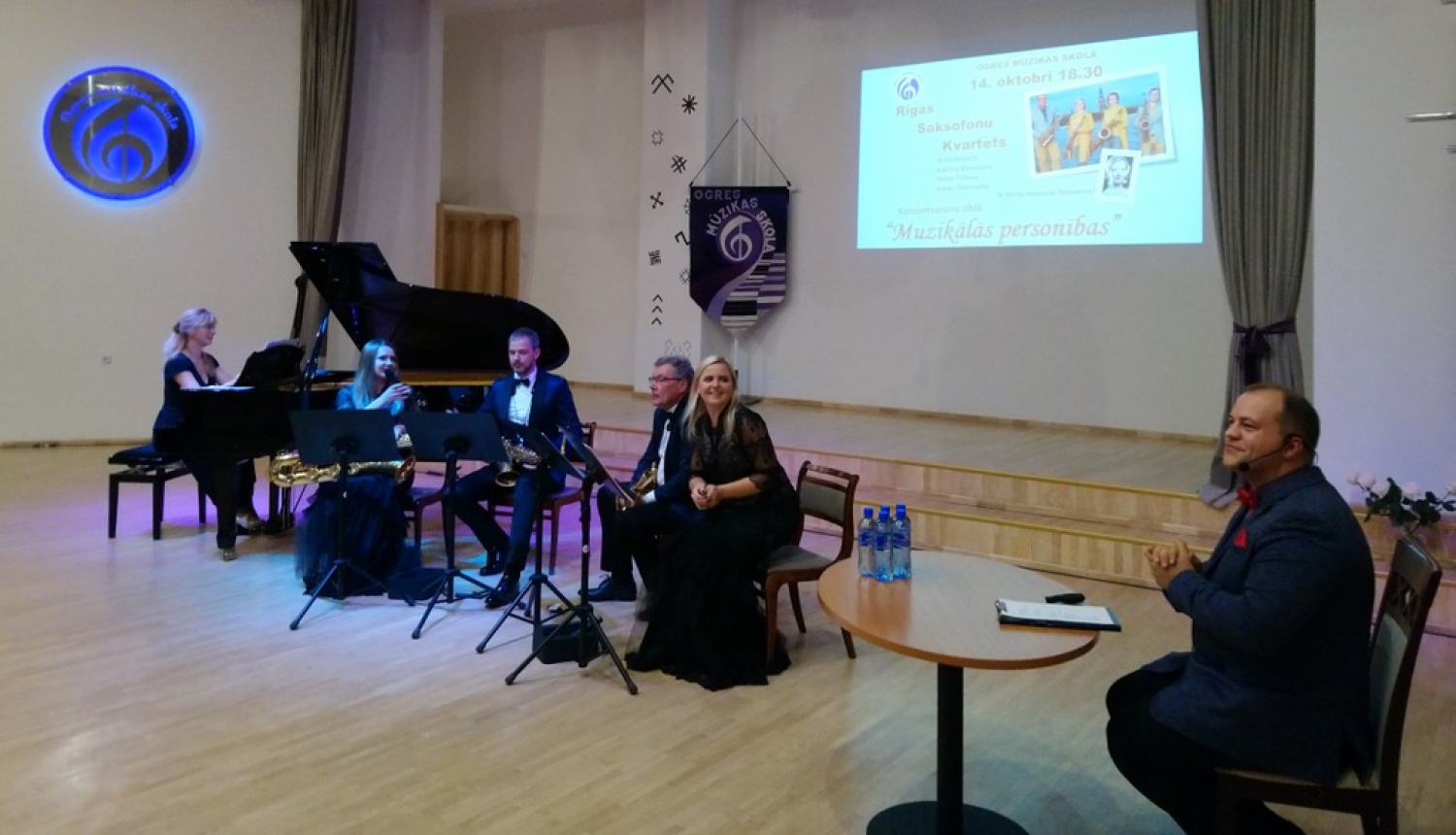 Rīgas Saksofonu kvartets sniedz koncertu Ogres Mūzikas skolā