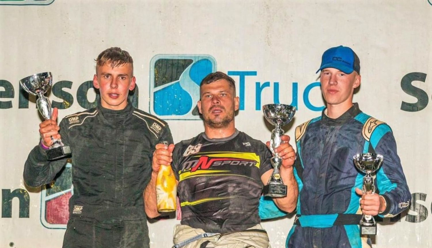 Neško un Smilga uzvar autokrosā Smiltenē