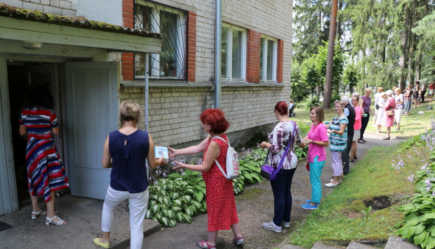 OCB notikusi “grāmatu ķēde”