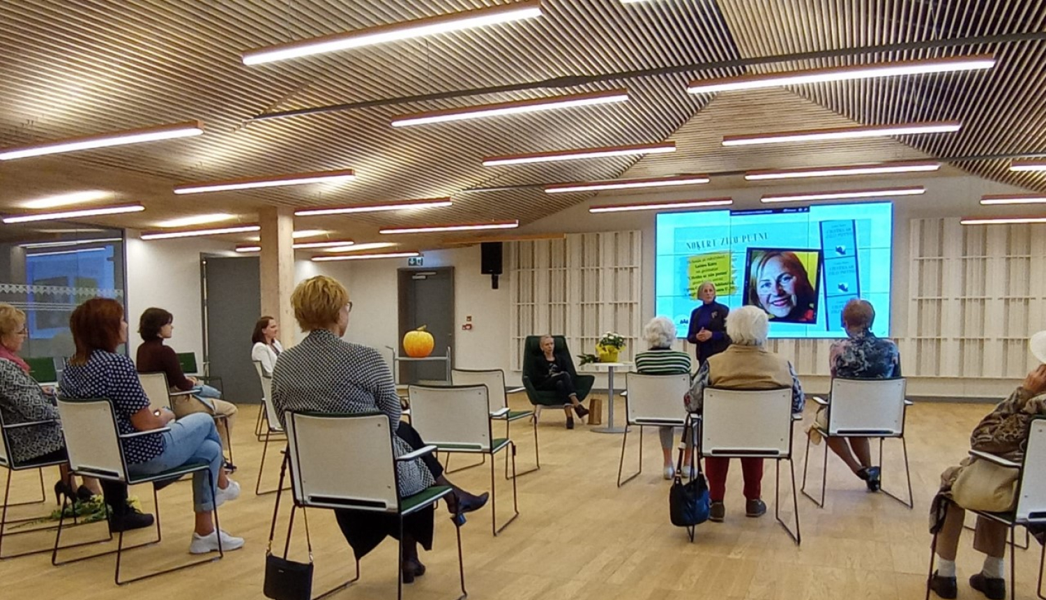 Laima Kota Ogres Centrālajā bibliotēkā