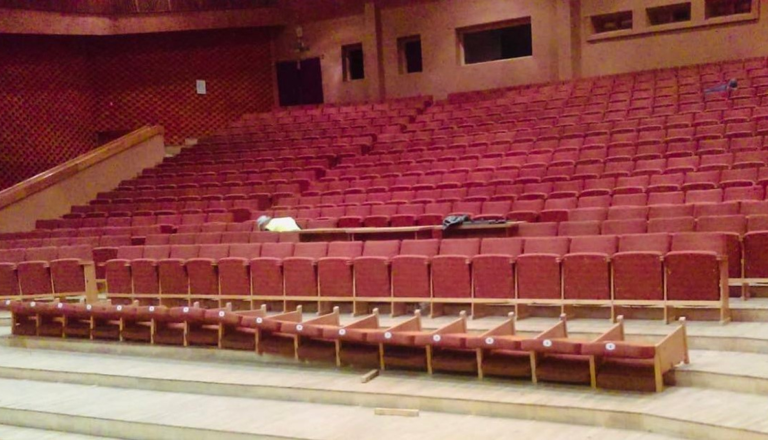 Uzsākta ONKC Lielās zāles renovācija