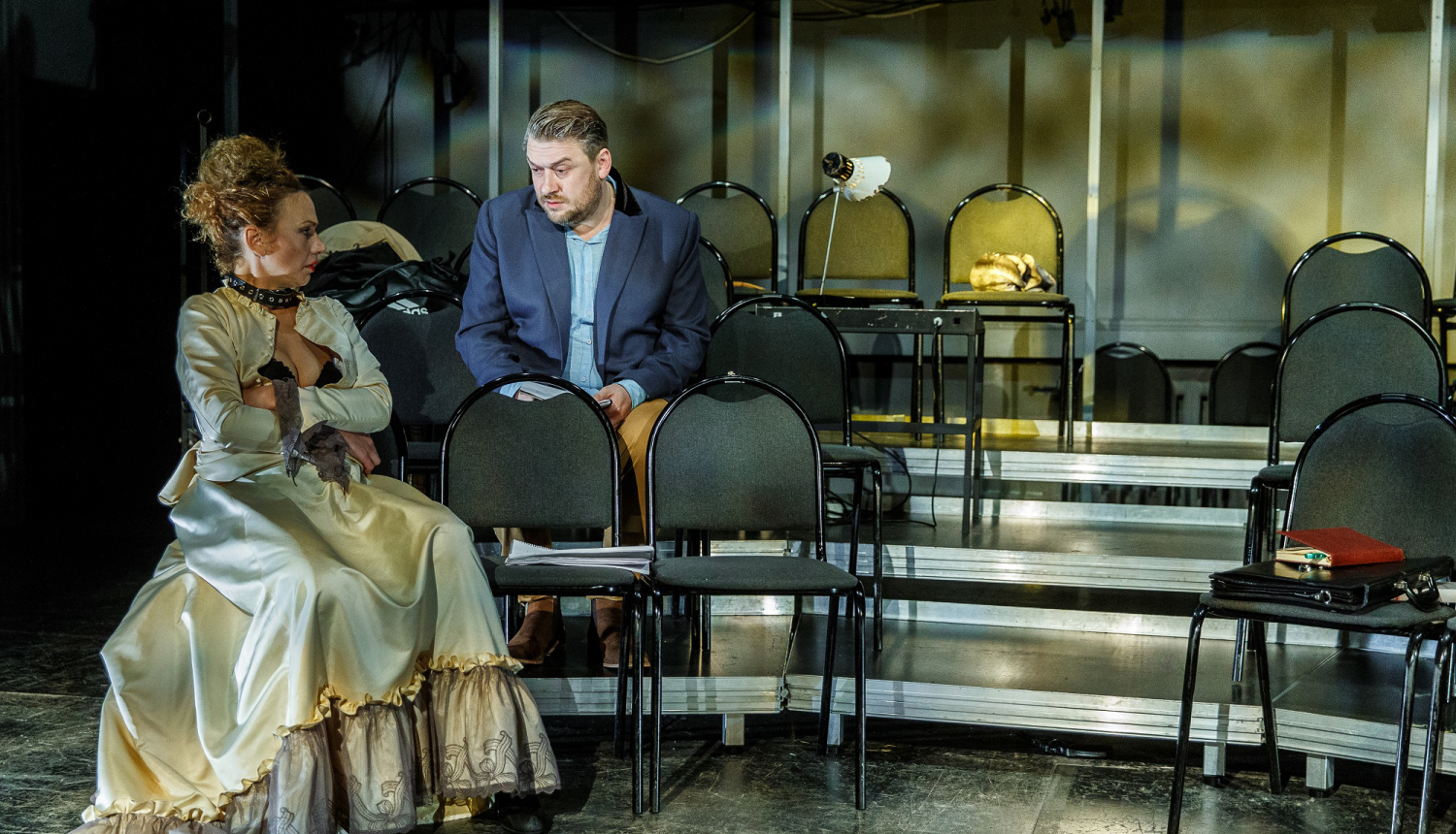 Valmieras teātris ar izrādi “Venēra kažokādā” viesosies Ogrē