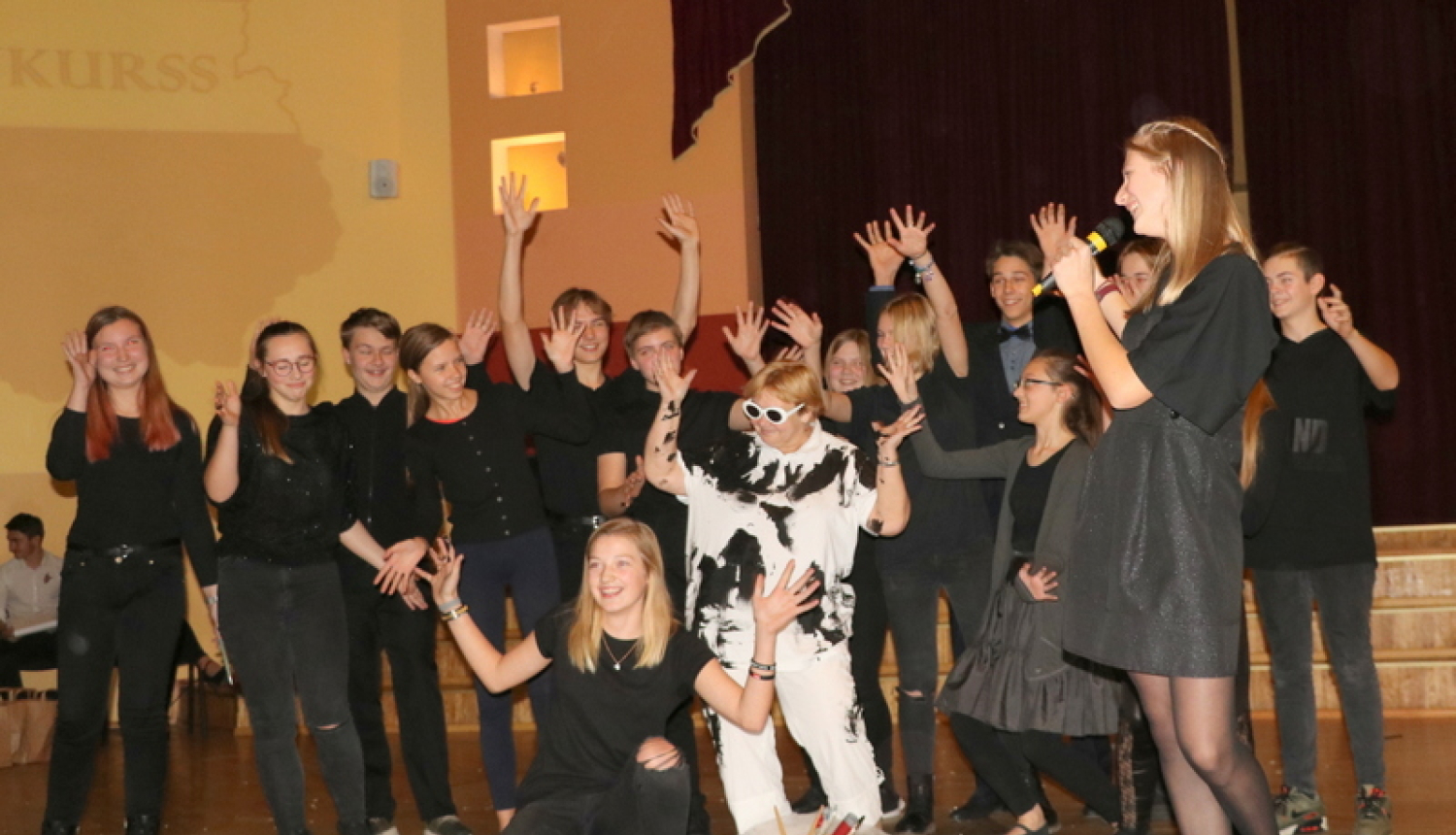 Ogres Valsts ģimnāzijā norisinājies Patriotisko dziesmu konkurss