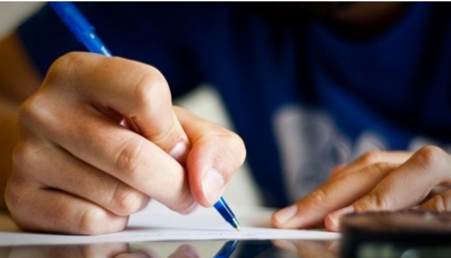 Turpinās parakstu vākšana par Valsts prezidenta apturētajiem likumiem