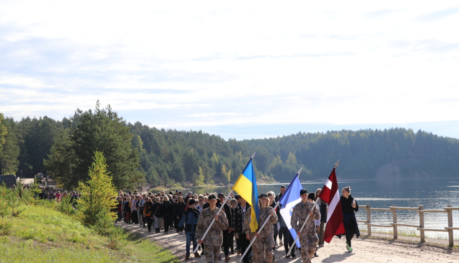 Patriotiskā pārgājienā  dodas vairāk kā 1000 Ogres novada skolēni